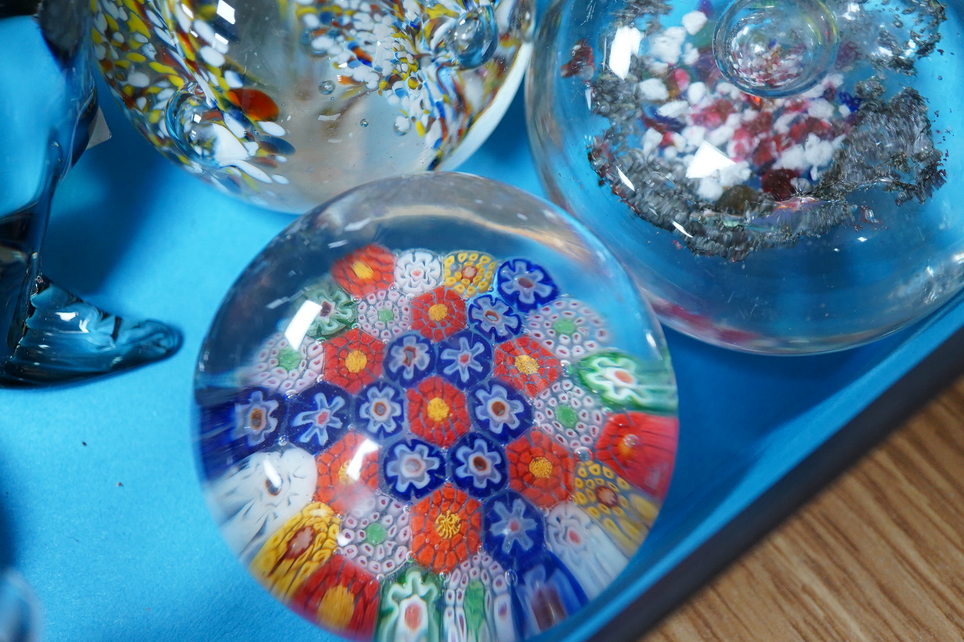 A large collection of 20th century glass paperweights (35)